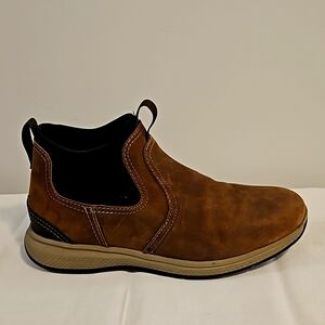 Florsheim Leather Slip on Boots. Size 4.